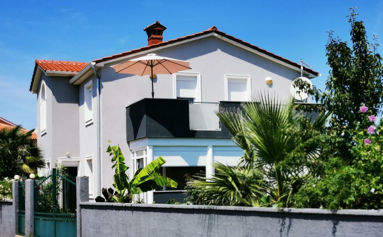Apartments Petar Pan Fažana エクステリア 写真